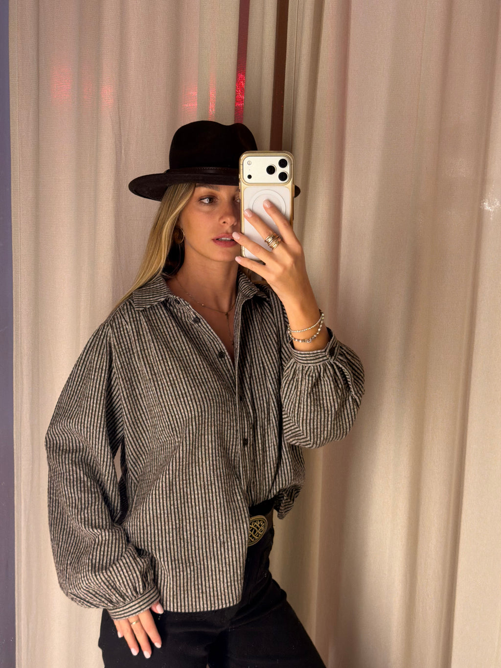 Camicia stones lines