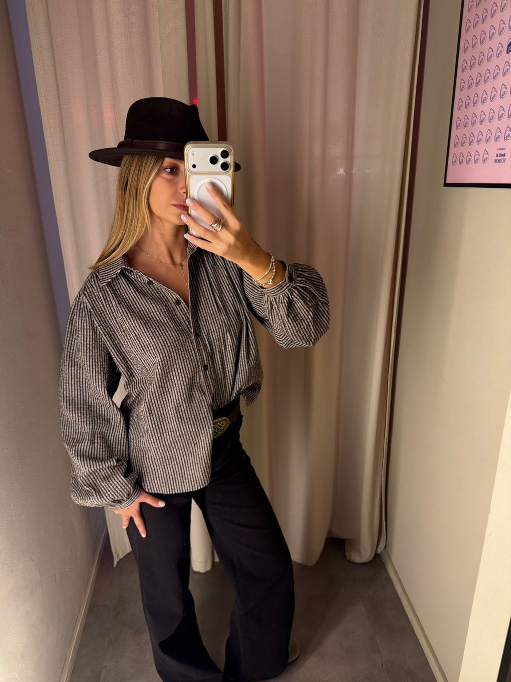 Camicia stones lines