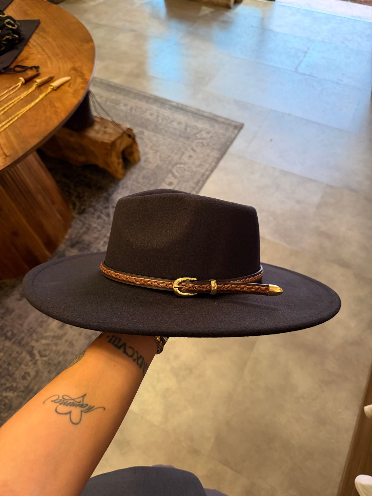 Cappello tesa larga
