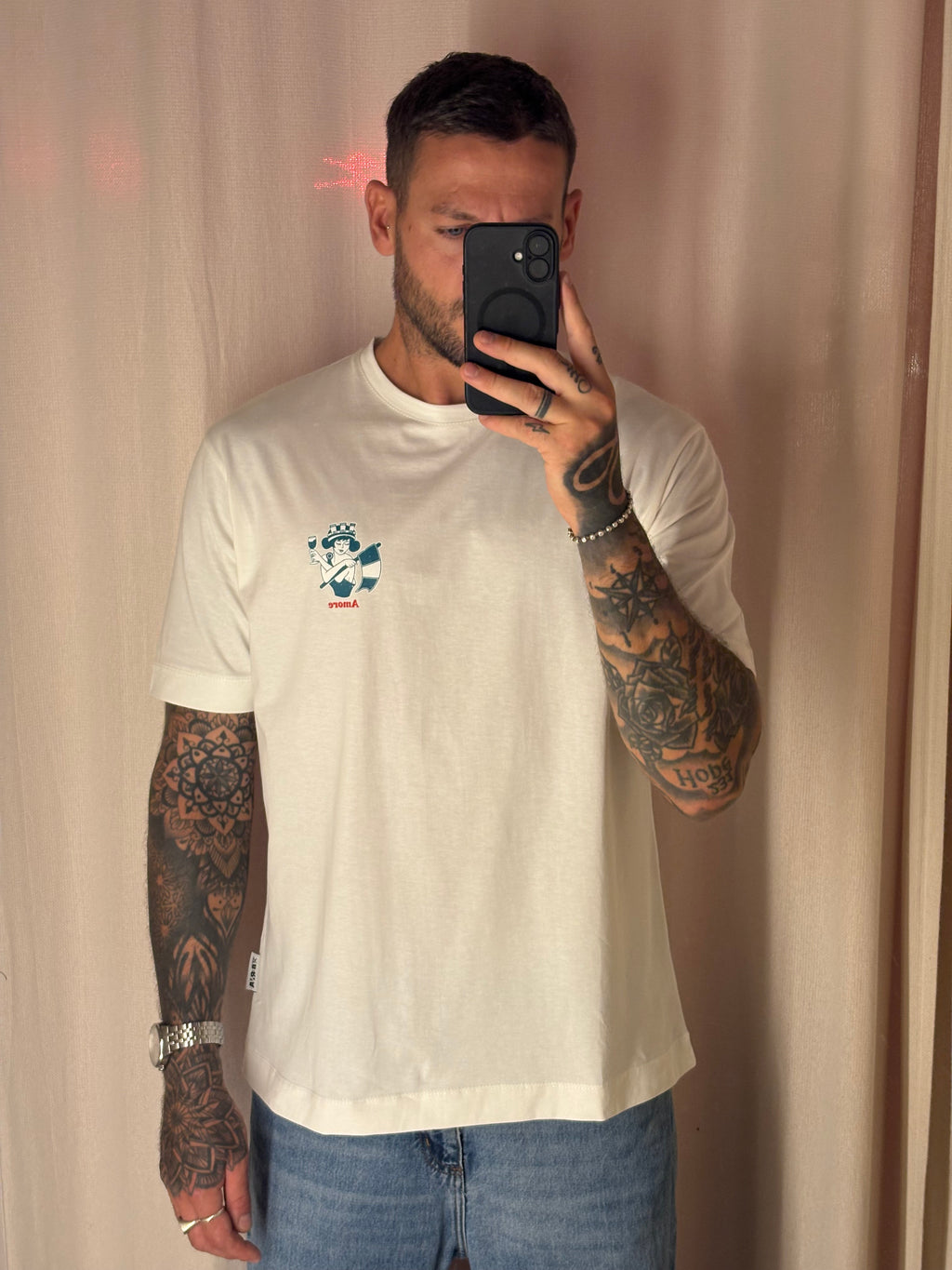 T-SHIRT CON MAXI STAMPA
