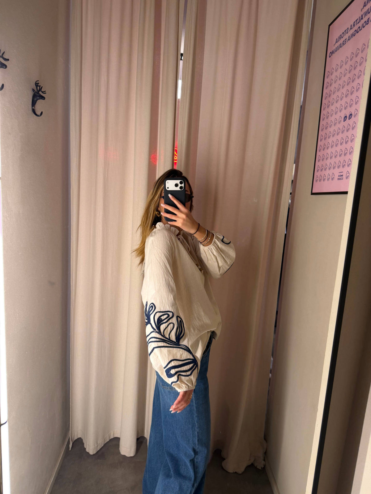 Blusa con Ricamo