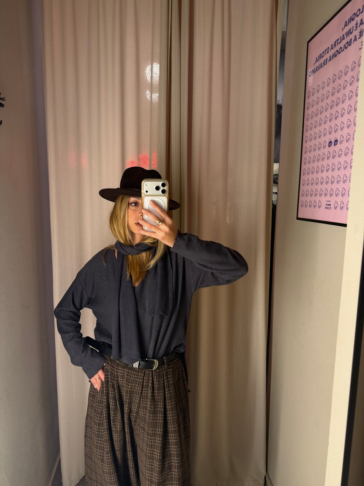 Maglia scollo a V con sciarpa | GRIGIO
